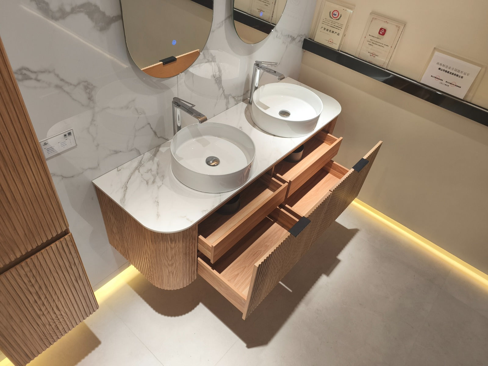 KL810971-1500 Apollo Vanity with 18mm Corain Counter top